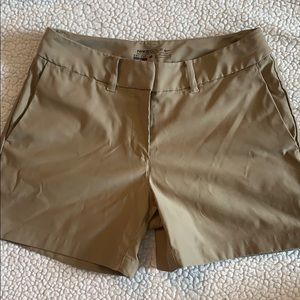 NWOT Nike golf shorts